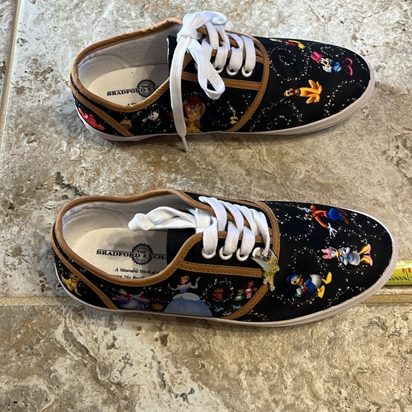 Disney (Bradford Exchange) Women’s Canvas size(8) shoes - Picture 10 of 11
